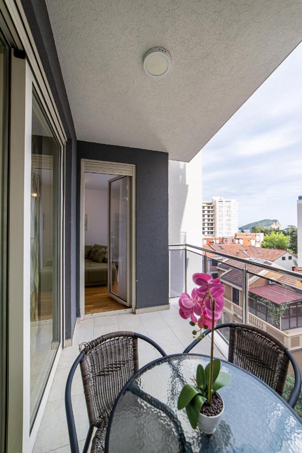 Tulip 2 Apartment